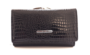 Czarny lakierowany portfel damski Jennifer Jones 5249