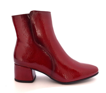 Eleganckie botki damskie w czerwonym kolorze Marco Tozzi 2-25302 r39