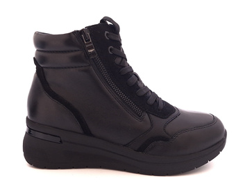 Ocieplane skórzane sneakersy damskie czarne Caprice 9-26103 r39