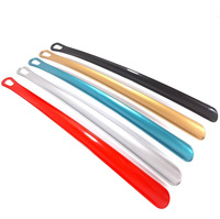 Plastikowa łyżka Do Obuwia Długa Kolory 59 cm