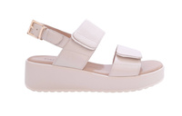 Beżowe skórzane sandały na platformie Caprice 28307 r.38