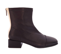 Czarne botki skórzane na niskim obcasie Loretta Vitale W5328B r39