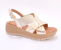 Złote damskie sandały na niskiej koturnie Marila Bose r39