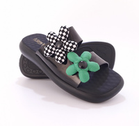 Skórzane klapki damskie Loretta Vitale W9916 czarne roz.39